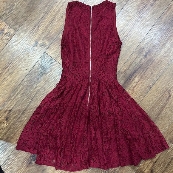 FRANCESCA SMALL BURGUNDY FORMAL DRESS - Picture 4 of 5
